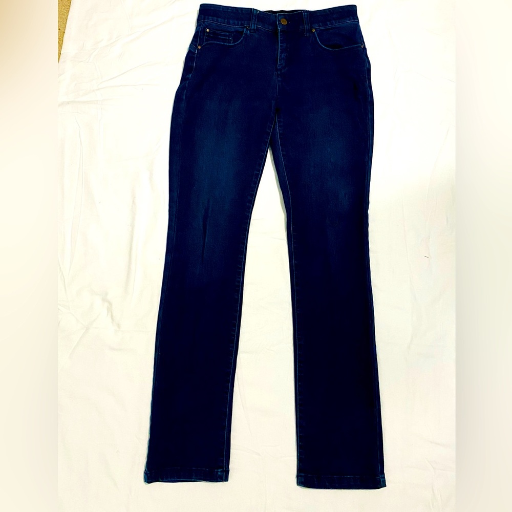 Jones New York Dark blue comfort waist straight jeans size 4